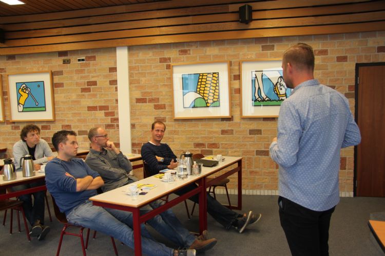 Floor Drissen van Barenbrug tijdens zijn presentatie Floor Drissen van Barenbrug tijdens zijn presentatie